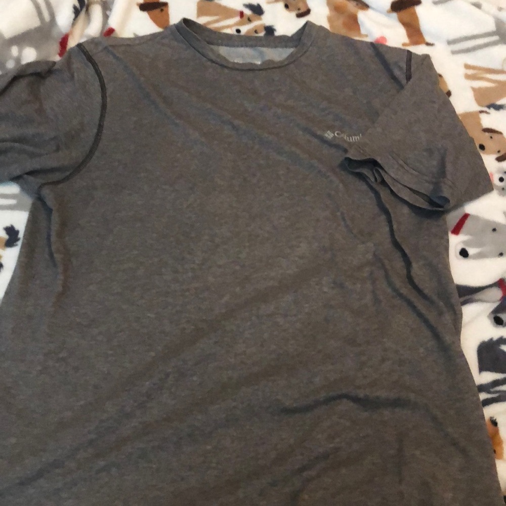 size medium columbia shirt